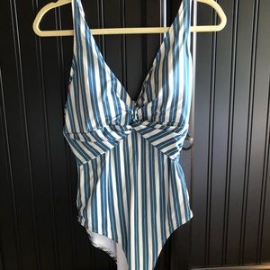 NWT Old Navy Swimsuit L